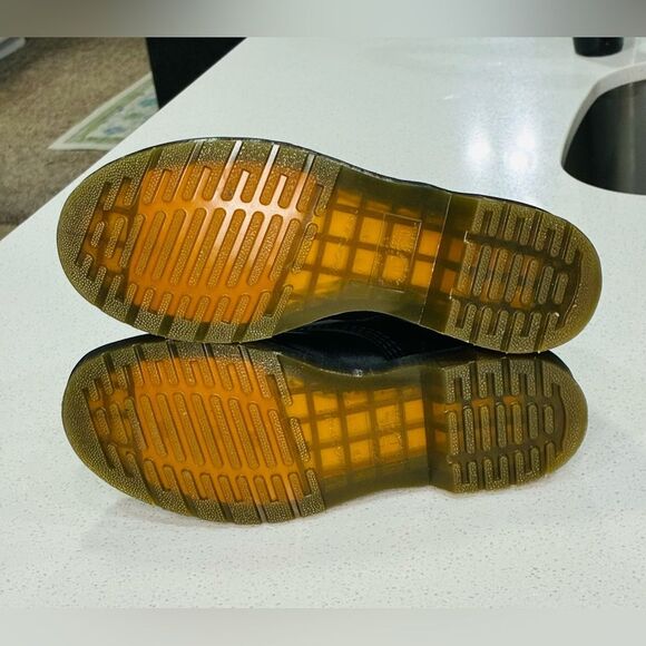 Dr. Martens Black Smooth Leather 8 Eye Lace-Up Boots Women’s 10 US Like New - Picture 9 of 9